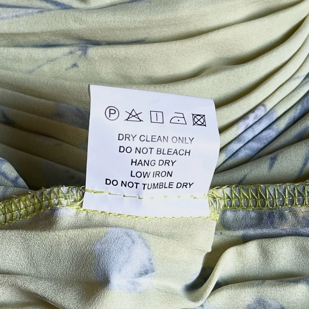 Few Moda size medium
